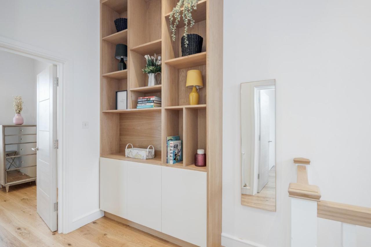 Beautiful 2 Bedrooms Split Level Fulham Apartment London Kültér fotó