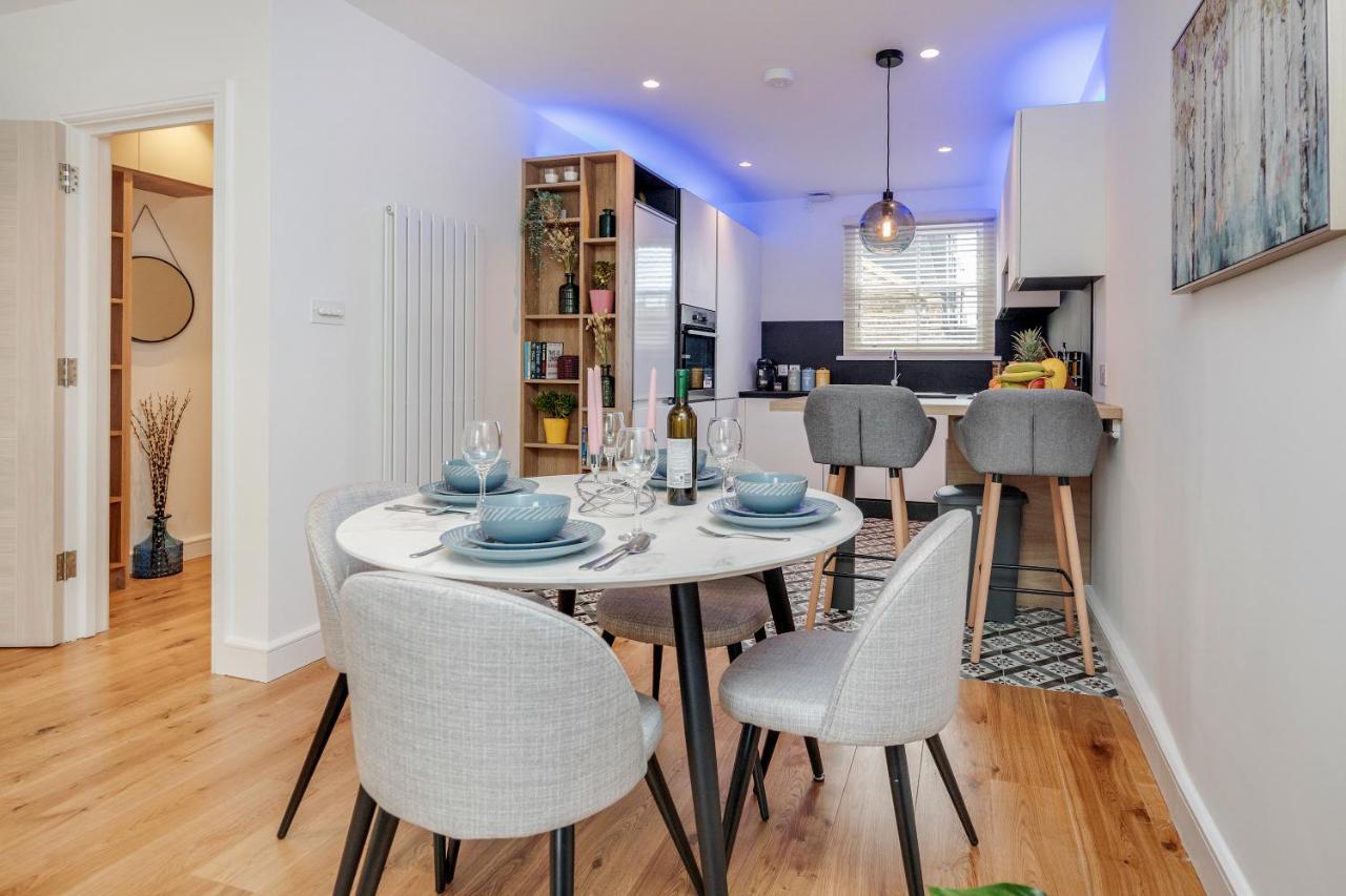 Beautiful 2 Bedrooms Split Level Fulham Apartment London Kültér fotó