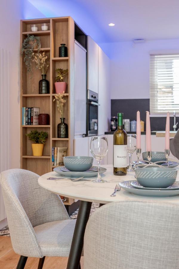 Beautiful 2 Bedrooms Split Level Fulham Apartment London Kültér fotó