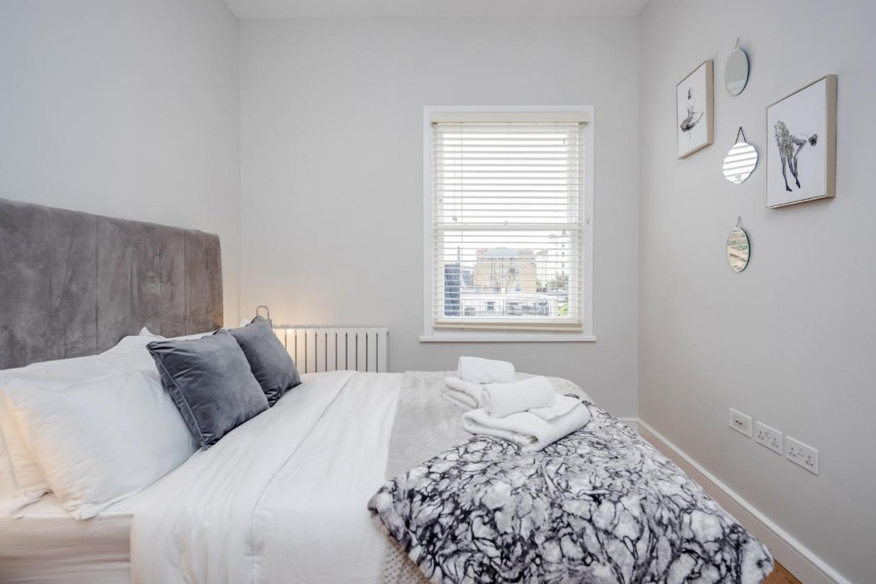 Beautiful 2 Bedrooms Split Level Fulham Apartment London Kültér fotó