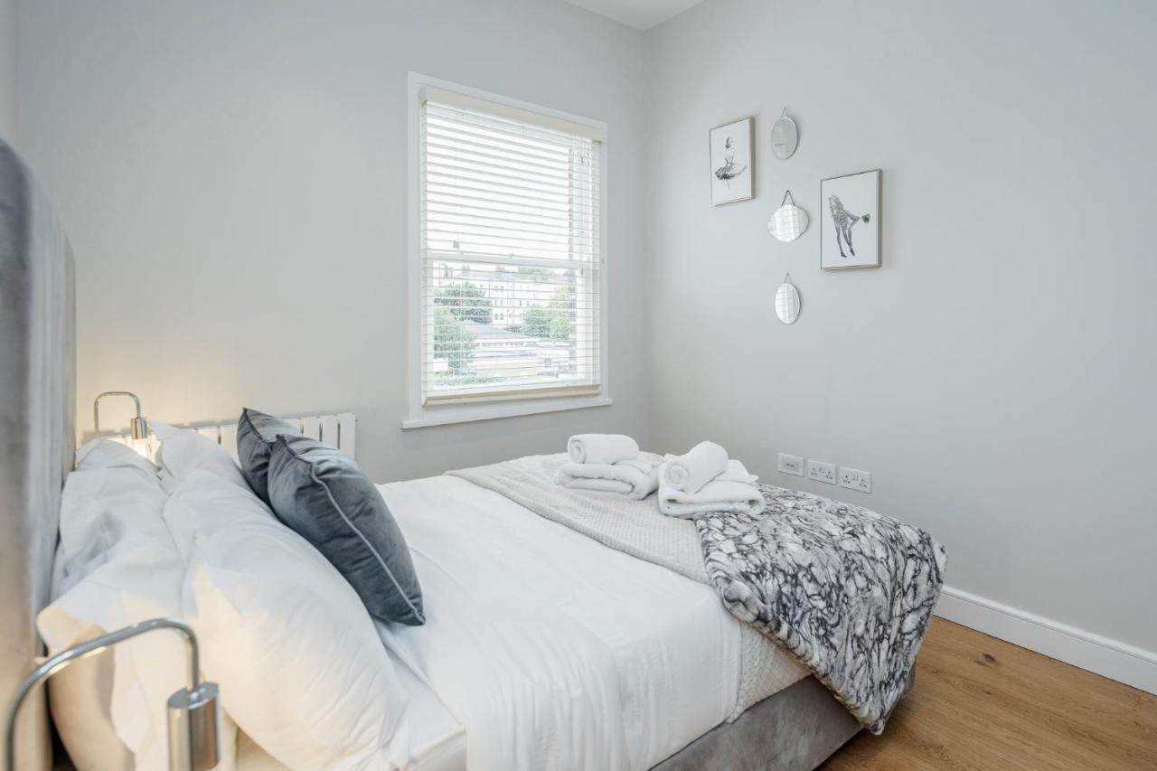 Beautiful 2 Bedrooms Split Level Fulham Apartment London Kültér fotó